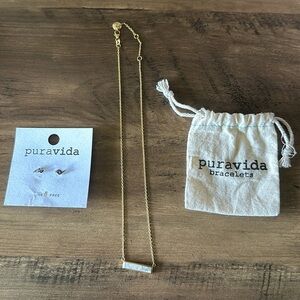 Puravida necklace and earrings brand new